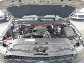 2007 Chevrolet Tahoe LTZ with VIN 1GNFC13J17J149752, listed as a IAAI auction lot 42632542 with 313,740 mi miles and . Bid and sale history available at DreamBid. Image 10.