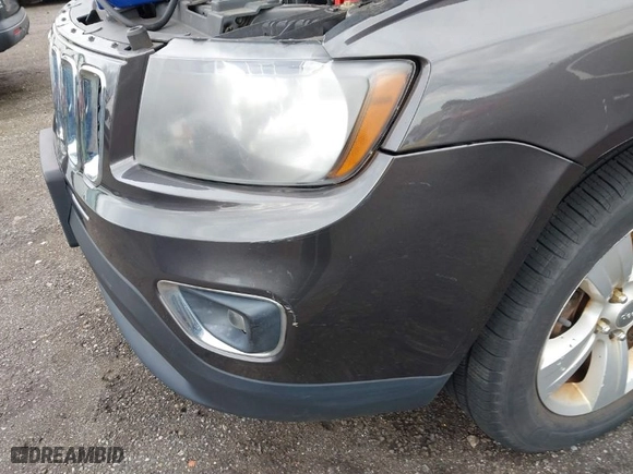 2015 Jeep Compass Latitude with VIN 1C4NJDEB9FD105996, listed as a IAAI auction lot 41729501 with 147,954 mi miles. Bid and sale history available at carsss.com. Image 6.