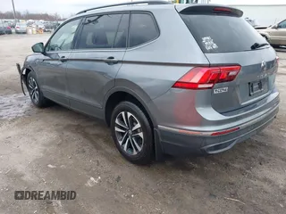 2024 Volkswagen Tiguan S z VIN 3VVRB7AX8RM111008, wystawiony jako IAAI lot #41857646 z przebiegiem 23 099 mil mil oraz . Historia ofert i sprzedaży dostępna na DreamBid. Obrazek 3.