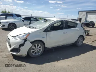 2017 Toyota Prius One z VIN JTDKDTB37H1591441, wystawiony jako Copart lot #55130085 z przebiegiem 102 555 mil mil oraz Szkoda całkowita • Salvage title. Historia ofert i sprzedaży dostępna na DreamBid. Obrazek 1.