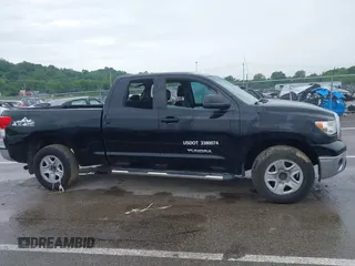 2012 Toyota Tundra z VIN 5TFRM5F15CX040630, wystawiony jako IAAI lot #42213728 z przebiegiem 242 469 mil mil oraz . Historia ofert i sprzedaży dostępna na DreamBid. Obrazek 12.