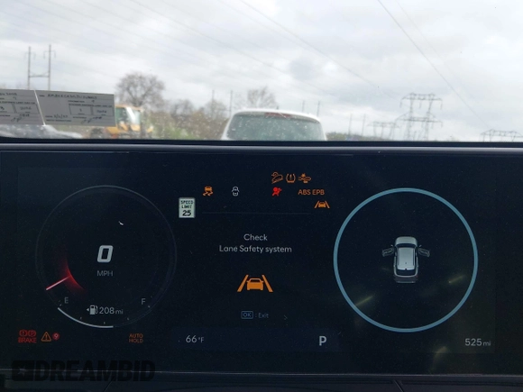 2025 Hyundai Kona Limited with VIN KM8HECA39SU243005, listed as a IAAI auction lot 41908621 with 525 mi miles and . Bid and sale history available at DreamBid. Image 7.