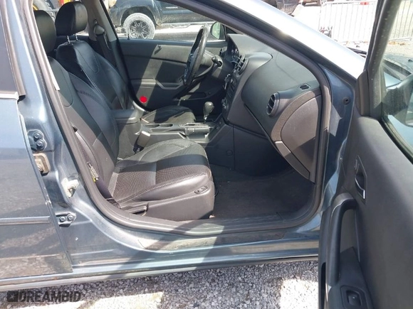 2005 Pontiac G6 GT with VIN 1G2ZH548654155010, listed as a IAAI auction lot 41847241 with 212,932 mi miles. Bid and sale history available at carsss.com. Image 5.