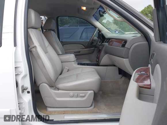 2007 Chevrolet Tahoe LS with VIN 1GNFC13J97R281157, listed as a IAAI auction lot 42167329 with Not provided miles and . Bid and sale history available at DreamBid. Image 5.