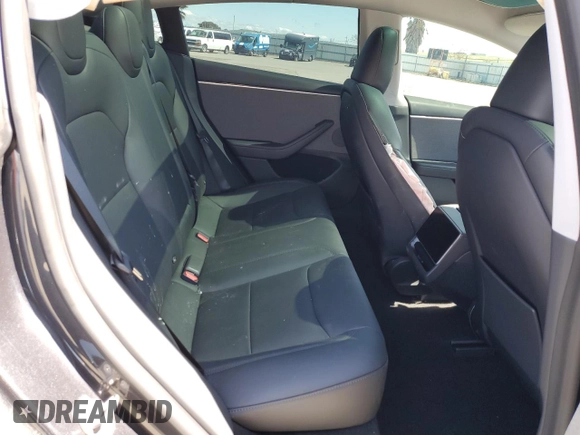 2024 Tesla Model 3 z VIN 5YJ3E1EA9RF820808, wystawiony jako Copart lot #51255605 z przebiegiem 12 216 mil mil oraz Szkody całkowita. Historia ofert i sprzedaży dostępna na DreamBid. Obrazek 11.