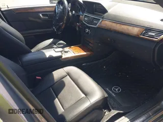 2012 Mercedes-Benz E 350 Luxury z VIN WDDHF8JB6CA537413, wystawiony jako IAAI lot #42312462 z przebiegiem 58 362 mil mil oraz . Historia ofert i sprzedaży dostępna na DreamBid. Obrazek 5.