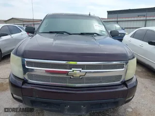 2008 Chevrolet Silverado 1500 LT w/1LT with VIN 2GCEK13J281331057, listed as a IAAI auction lot 41949729 with 276,931 mi miles. Bid and sale history available at carsss.com. Image 12.
