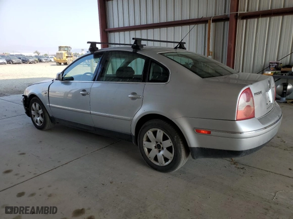 2003 Volkswagen Passat GLX with VIN WVWTH63BX3P381745, listed as a Copart auction lot 63975414 with 180,783 mi miles and Clean Title. Bid and sale history available at carsss.com. Image 2.