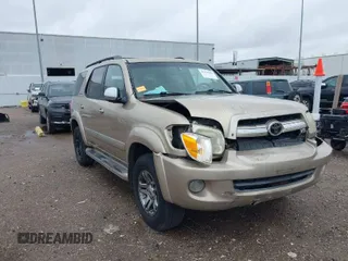 2007 Toyota Sequoia Limited with VIN 5TDZT38A77S292489, listed as a IAAI auction lot 41556661 with 302,427 mi miles and . Bid and sale history available at DreamBid. Image 1.
