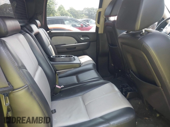 2008 Chevrolet Avalanche LS with VIN 3GNFK12398G190493, listed as a IAAI auction lot 42483068 with 211,675 mi miles and . Bid and sale history available at DreamBid. Image 8.