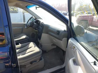 2005 Dodge Caravan SE z VIN 1D4GP24R75B126885, wystawiony jako IAAI lot #41771342 z przebiegiem 196 250 mil mil oraz . Historia ofert i sprzedaży dostępna na DreamBid. Obrazek 5.