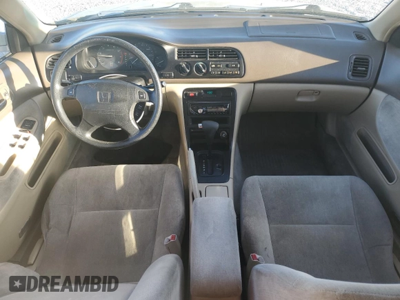 1994 Honda Accord LX с VIN JHMCD5634RC061099, выставлен на аукционе Copart как лот 83488354 с пробегом 208 488 миль миль и Списание • Salvage title. История ставок и продаж доступна на DreamBid. Изображение 8.