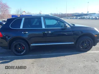 2008 Porsche Cayenne S z VIN WP1AB29P88LA34402, wystawiony jako IAAI lot #41892536 z przebiegiem 122 107 mil mil oraz . Historia ofert i sprzedaży dostępna na DreamBid. Obrazek 12.
