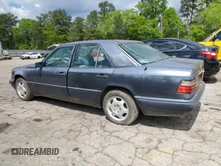 1995 Mercedes-Benz E Class with VIN WDBEA32E7SC246184, listed as a Copart auction lot 52570185 with 122,452 mi miles and Clean Title. Bid and sale history available at carsss.com. Image 2.