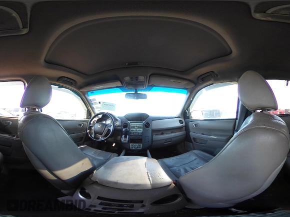 2011 Honda Pilot Touring with VIN 5FNYF4H92BB090056, listed as a IAAI auction lot 42010682 with 201,640 mi miles. Bid and sale history available at carsss.com. Image 21.