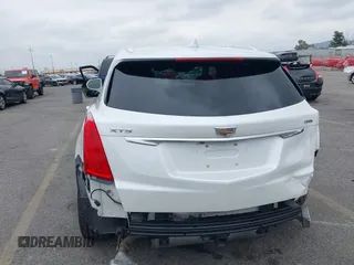2017 Cadillac XT5 Premium Luxury FWD z VIN 1GYKNCRS3HZ307728, wystawiony jako IAAI lot #42203542 z przebiegiem 50 433 mil mil oraz . Historia ofert i sprzedaży dostępna na DreamBid. Obrazek 17.