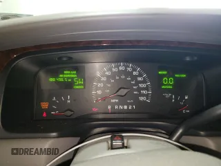 2002 Lincoln Town Car Executive z VIN 1LNHM81W32Y628546, wystawiony jako Copart lot #54248775 z przebiegiem 188 496 mil mil oraz Czysty tytuł • Clean title. Historia ofert i sprzedaży dostępna na DreamBid. Obrazek 9.