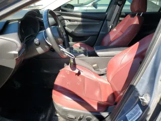 2022 Mazda 3 Carbon Edition z VIN JM1BPACL1N1506356, wystawiony jako Copart lot #58228434 z przebiegiem 96 855 mil mil oraz Szkoda całkowita • Salvage title. Historia ofert i sprzedaży dostępna na DreamBid. Obrazek 7.