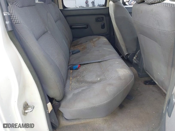 2002 Nissan Frontier 2WD SE with VIN 1N6ED29X02C326644, listed as a IAAI auction lot 40251237 with 291,006 mi miles. Bid and sale history available at carsss.com. Image 8.