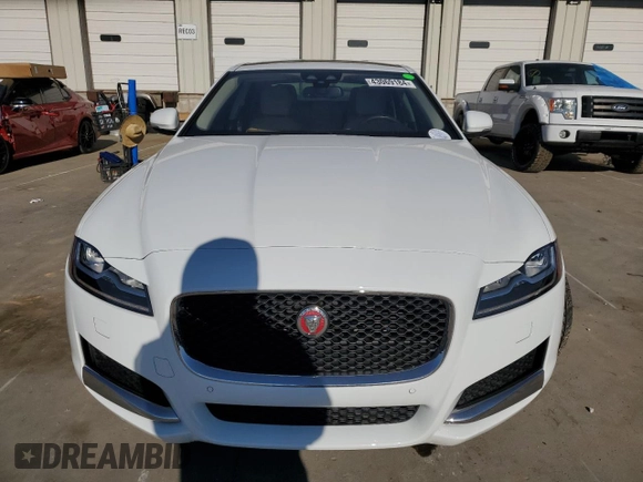 2018 Jaguar XF 30t Prestige with VIN SAJBK4GX4JCY73331, listed as a Copart auction lot 43069184 with 17,046 mi miles. Bid and sale history available at carsss.com. Image 5.