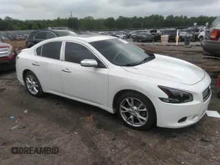 2013 Nissan Maxima S z VIN 1N4AA5AP5DC820594, wystawiony jako IAAI lot #42113678 z przebiegiem 124 242 mil mil oraz . Historia ofert i sprzedaży dostępna na DreamBid. Obrazek 1.