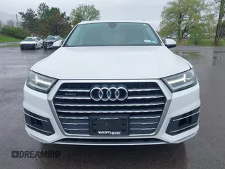 2017 Audi Q7 Premium Plus with VIN WA1LAAF78HD033170, listed as a IAAI auction lot 42212382 with 101,904 mi miles. Bid and sale history available at carsss.com. Image 12.