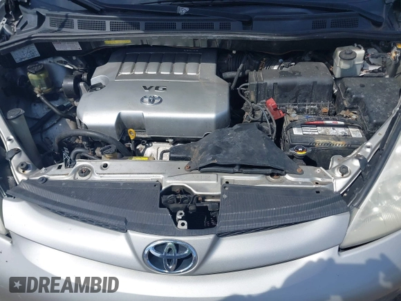 2008 Toyota Sienna XLE with VIN 5TDZK22C18S178979, listed as a IAAI auction lot 42024980 with 202,865 mi miles. Bid and sale history available at carsss.com. Image 10.