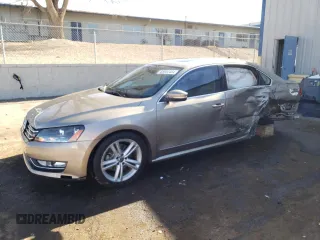 2015 Volkswagen Passat SEL Premium z VIN 1VWCV7A32FC061578, wystawiony jako Copart lot #85930464 z przebiegiem 89 067 mil mil oraz Szkoda całkowita • Salvage title. Historia ofert i sprzedaży dostępna na DreamBid. Obrazek 1.