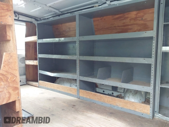 2008 Ford Econoline Cargo Commercial z VIN 1FTNE24W08DB01917, wystawiony jako IAAI lot #42326330 z przebiegiem 140 956 mil mil oraz . Historia ofert i sprzedaży dostępna na DreamBid. Obrazek 8.