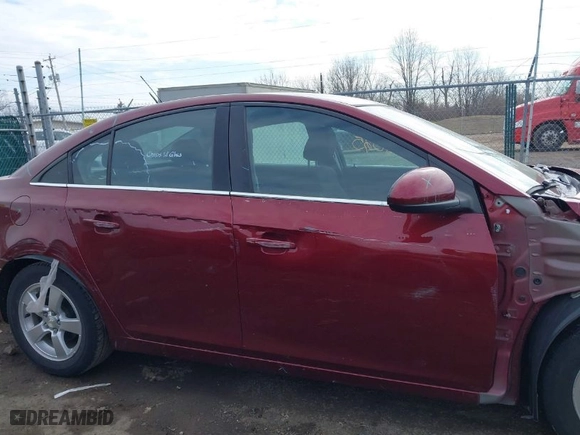 2015 Chevrolet Cruze LT with VIN 1G1PC5SB8F7153770, listed as a IAAI auction lot 41718325 with 67,647 mi miles. Bid and sale history available at carsss.com. Image 14.