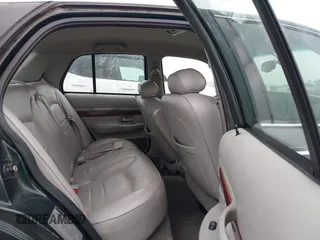 2002 Mercury Grand Marquis LS Premium z VIN 2MEFM75WX2X626520, wystawiony jako IAAI lot #42374203 z przebiegiem 139 692 mil mil oraz . Historia ofert i sprzedaży dostępna na DreamBid. Obrazek 8.