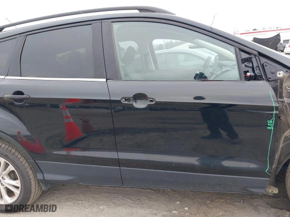 2018 Ford Escape SE with VIN 1FMCU0GD1JUB03329, listed as a IAAI auction lot 41040155 with 61,006 mi miles. Bid and sale history available at carsss.com. Image 14.