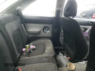 1999 Volkswagen Beetle GLS z VIN 3VWCA21C7XM428103, wystawiony jako Copart lot #86248654 z przebiegiem 177 640 mil mil oraz Szkoda całkowita • Salvage title. Historia ofert i sprzedaży dostępna na DreamBid. Obrazek 10.