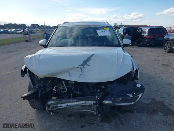 2019 Volkswagen Tiguan SE with VIN 3VV3B7AX9KM067418, listed as a IAAI auction lot 41434045 with 96,968 mi miles. Bid and sale history available at carsss.com. Image 6.