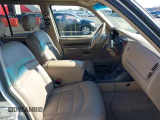 2000 Ford Explorer с VIN 1FMZU85P5YZB46204, выставлен на аукционе IAAI как лот 41550252 с пробегом 243 013 миль миль и . История ставок и продаж доступна на DreamBid. Изображение 5.