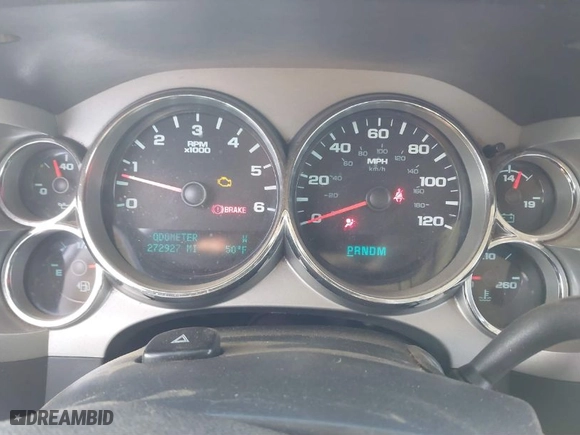 2011 Chevrolet Silverado 1500 LT with VIN 1GCRCSE09BZ421152, listed as a IAAI auction lot 41656671 with 272,927 mi miles. Bid and sale history available at carsss.com. Image 7.