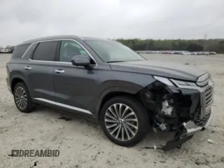 2024 Hyundai Palisade Calligraphy z VIN KM8R7DGEXRU805209, wystawiony jako Copart lot #49897195 z przebiegiem 8394 mil mil oraz Szkody całkowita. Historia ofert i sprzedaży dostępna na DreamBid. Obrazek 4.