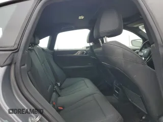 2023 BMW i4 eDrive35 z VIN WBY43AW06PFR23434, wystawiony jako Copart lot #54530055 z przebiegiem 16 920 mil mil oraz Szkody całkowita. Historia ofert i sprzedaży dostępna na DreamBid. Obrazek 10.