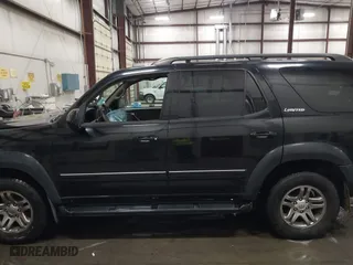 2004 Toyota Sequoia Limited with VIN 5TDZT38A24S226055, listed as a IAAI auction lot 40219005 with 226,445 mi miles. Bid and sale history available at carsss.com. Image 15.