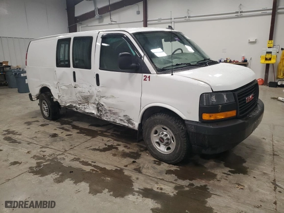 2022 GMC Savana Cargo Van with VIN 1GTW7AFP3N1290963, listed as a Copart auction lot 45167374 with 43,924 mi miles and Salvage Title. Bid and sale history available at carsss.com. Image 4.