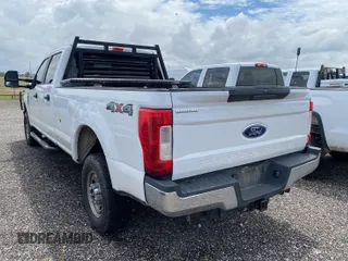 2019 Ford F-250 XL with VIN 1FT7W2B61KEG23823, listed as a IAAI auction lot 42670848 with 186,760 mi miles and . Bid and sale history available at DreamBid. Image 13.