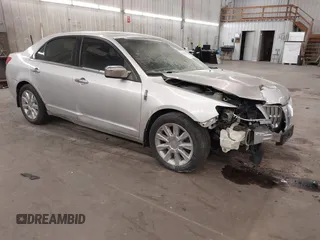 2012 Lincoln MKZ with VIN 3LNHL2GC6CR814031, listed as a IAAI auction lot 41864733 with 194,428 mi miles. Bid and sale history available at carsss.com. Image 1.