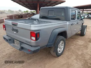 2020 Jeep Gladiator Sport S with VIN 1C6HJTAG1LL141165, listed as a IAAI auction lot 42013668 with 176,107 mi miles. Bid and sale history available at carsss.com. Image 4.