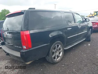 2014 Cadillac Escalade ESV Luxury z VIN 1GYS4HEF6ER236027, wystawiony jako IAAI lot #42229937 z przebiegiem 232 335 mil mil oraz . Historia ofert i sprzedaży dostępna na DreamBid. Obrazek 4.