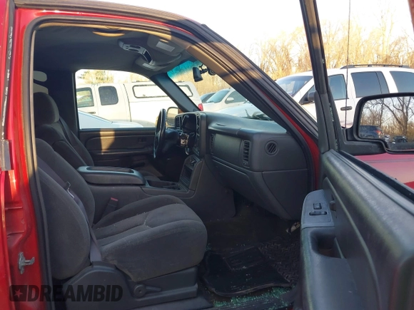 2005 Chevrolet Silverado 1500 LS with VIN 2GCEC13T951377849, listed as a IAAI auction lot 41820491 with 199,878 mi miles. Bid and sale history available at carsss.com. Image 5.