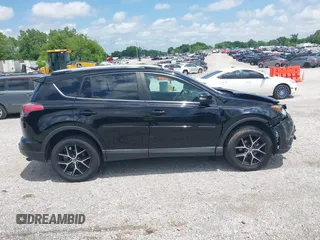 2017 Toyota RAV4 SE z VIN 2T3JFREV2HW677084, wystawiony jako IAAI lot #42236638 z przebiegiem 107 343 mil mil oraz . Historia ofert i sprzedaży dostępna na DreamBid. Obrazek 13.