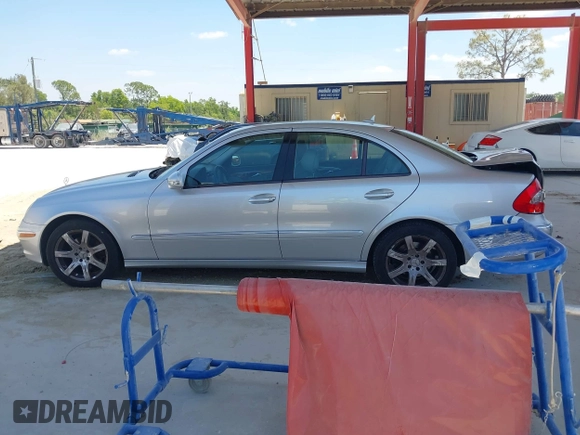 2007 Mercedes-Benz E 350 with VIN WDBUF87X87X223405, listed as a IAAI auction lot 42130506 with 111,028 mi miles and . Bid and sale history available at DreamBid. Image 13.