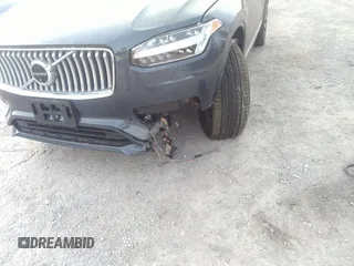 2024 Volvo XC90 Plus Bright Theme with VIN YV4062PE3R1190974, listed as a IAAI auction lot 41785085 with 12,283 mi miles and . Bid and sale history available at DreamBid. Image 6.