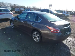 2015 Nissan Altima 2.5 S with VIN 1N4AL3AP8FC172637, listed as a IAAI auction lot 41617876 with 162,290 mi miles. Bid and sale history available at carsss.com. Image 3.