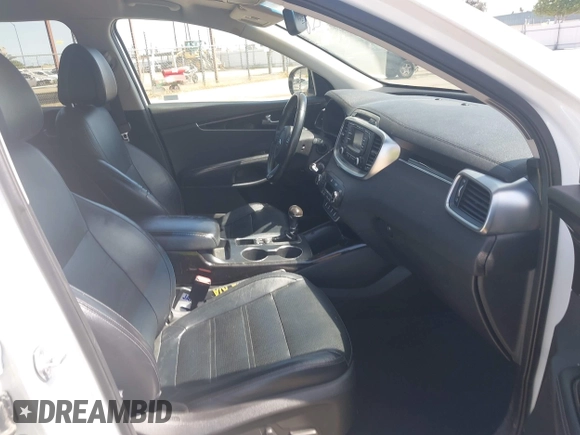 2016 Kia Sorento EX with VIN 5XYPHDA51GG001543, listed as a IAAI auction lot 41993955 with 176,098 mi miles. Bid and sale history available at carsss.com. Image 5.